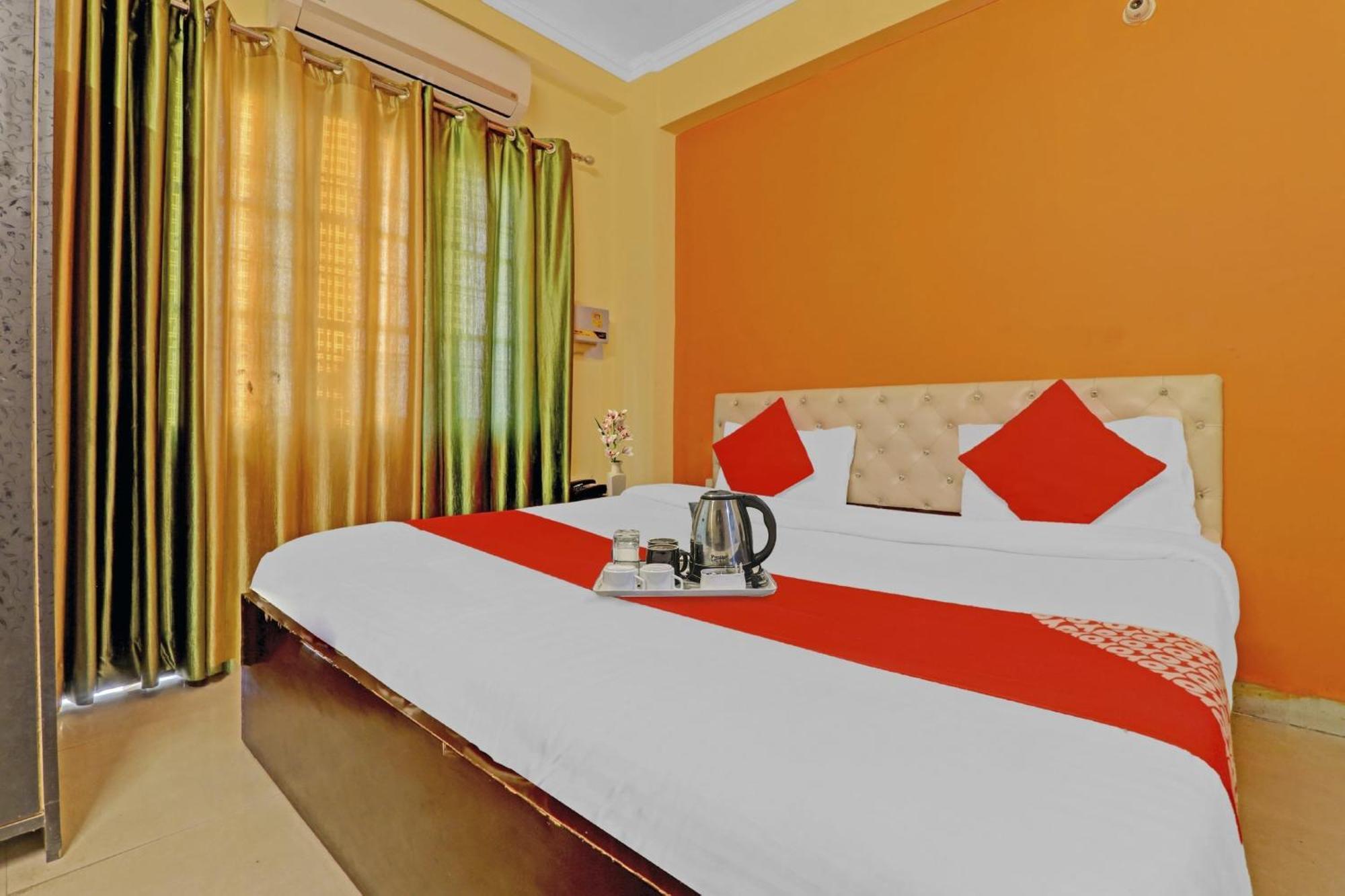 Hotel O J.D Palace Chinhat Esterno foto